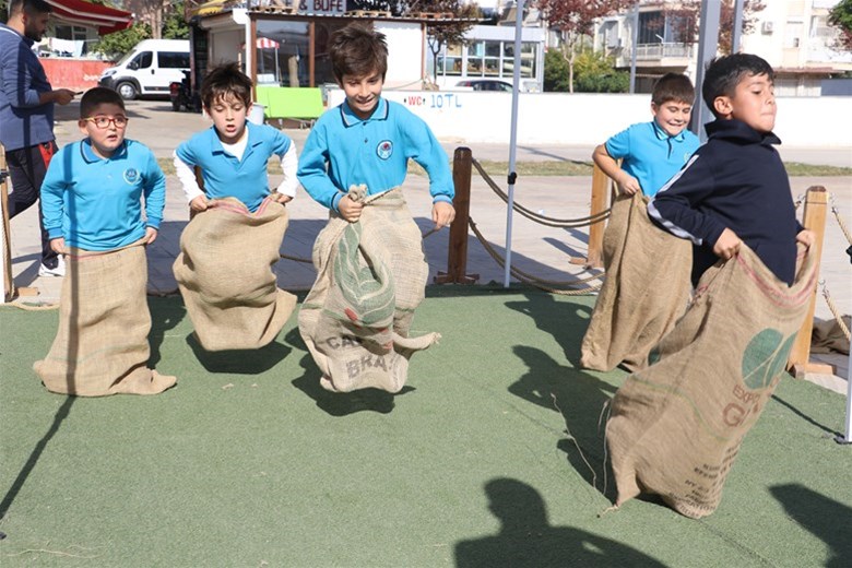 Geleneksel Oyunlar Tırı, Antalyalı Öğrencilerle Buluştu